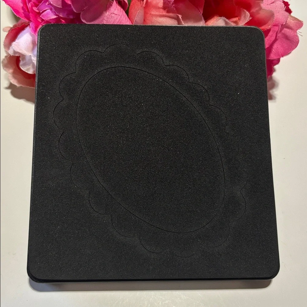 Sizzix FRAME OVAL SCALLOP